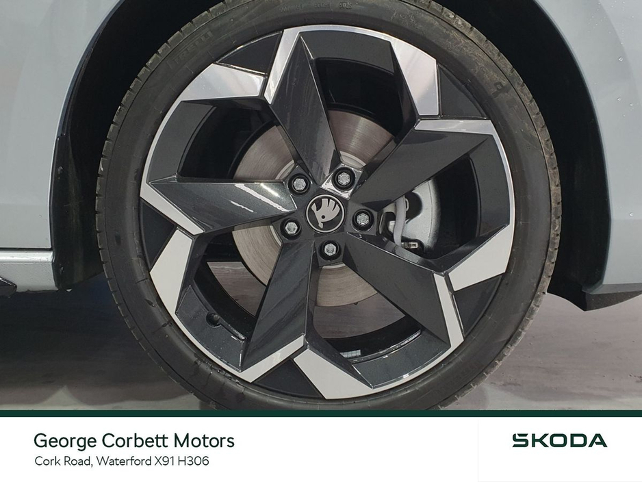 2026 Skoda Superb - image 9