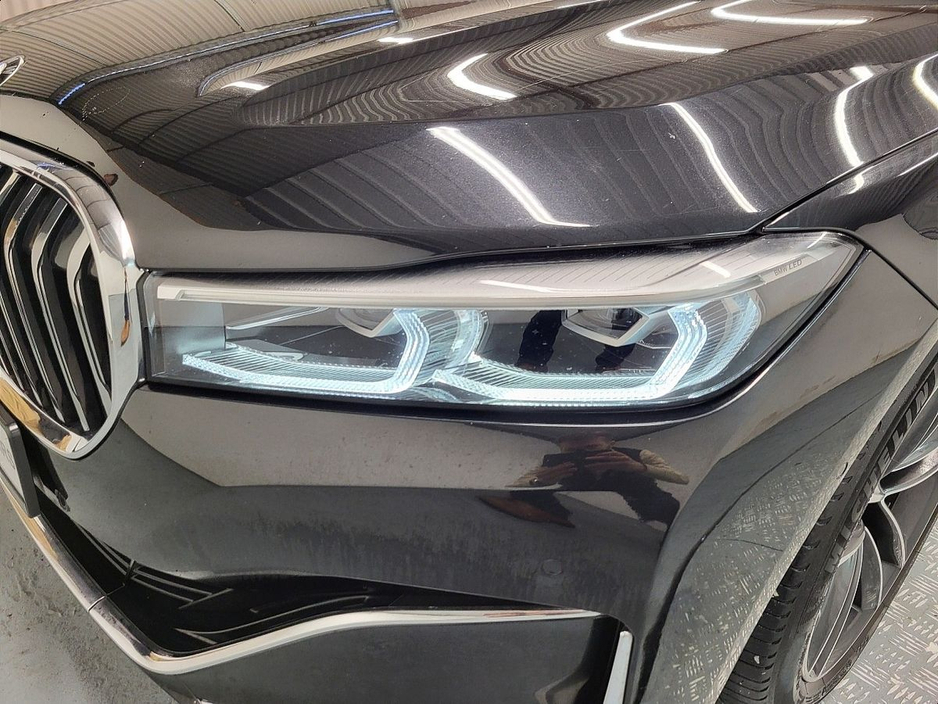 2020 BMW 7 Series - image 21