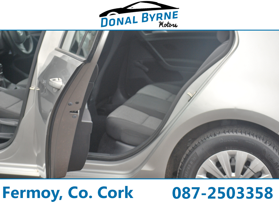 2014 Volkswagen Golf - image 7