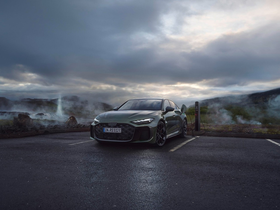 2026 Audi RS5 - image 3