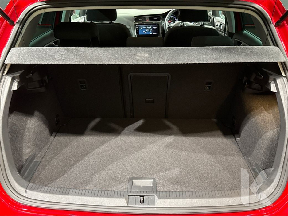 2018 Volkswagen Golf - image 12