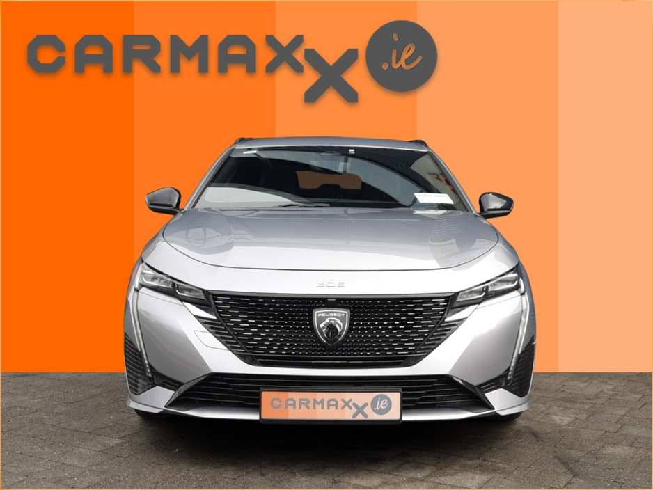 2022 Peugeot 308 - image 2