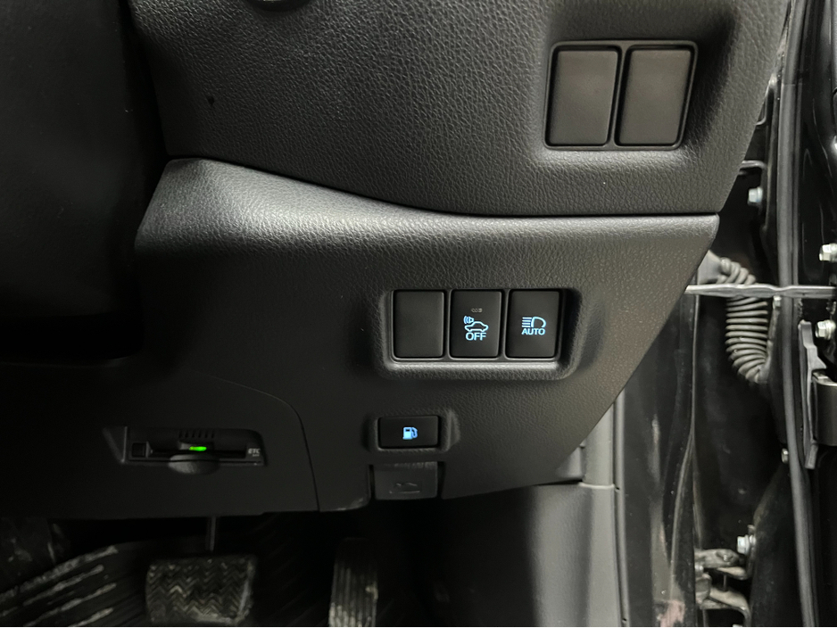 2019 Toyota C-HR - image 12