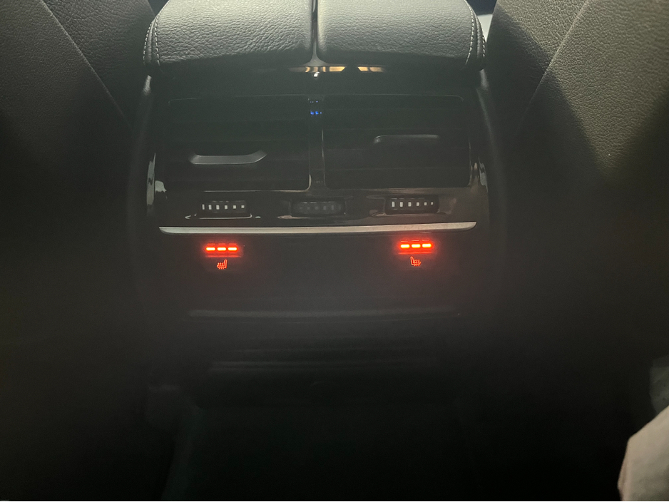 2017 BMW 5 Series - image 16