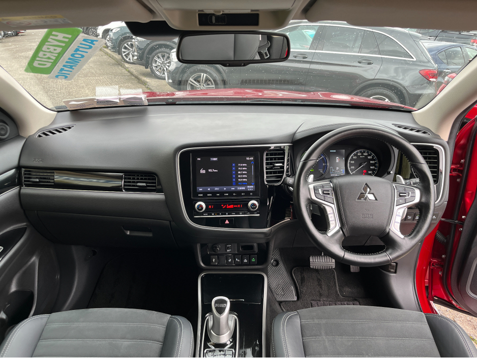 2020 Mitsubishi Outlander - image 14