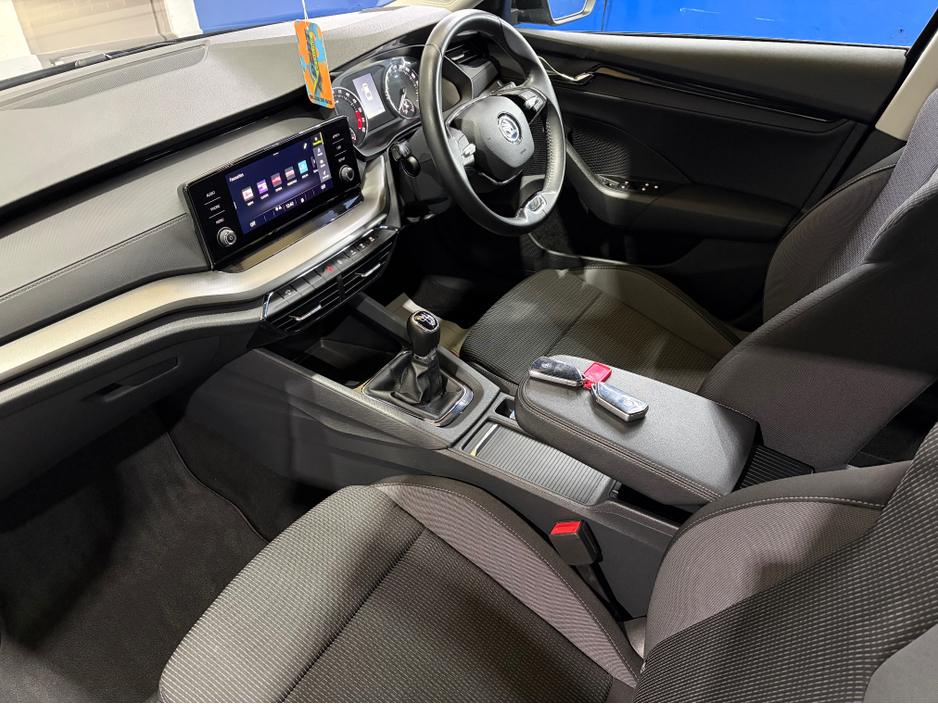 2021 Skoda Octavia - image 13