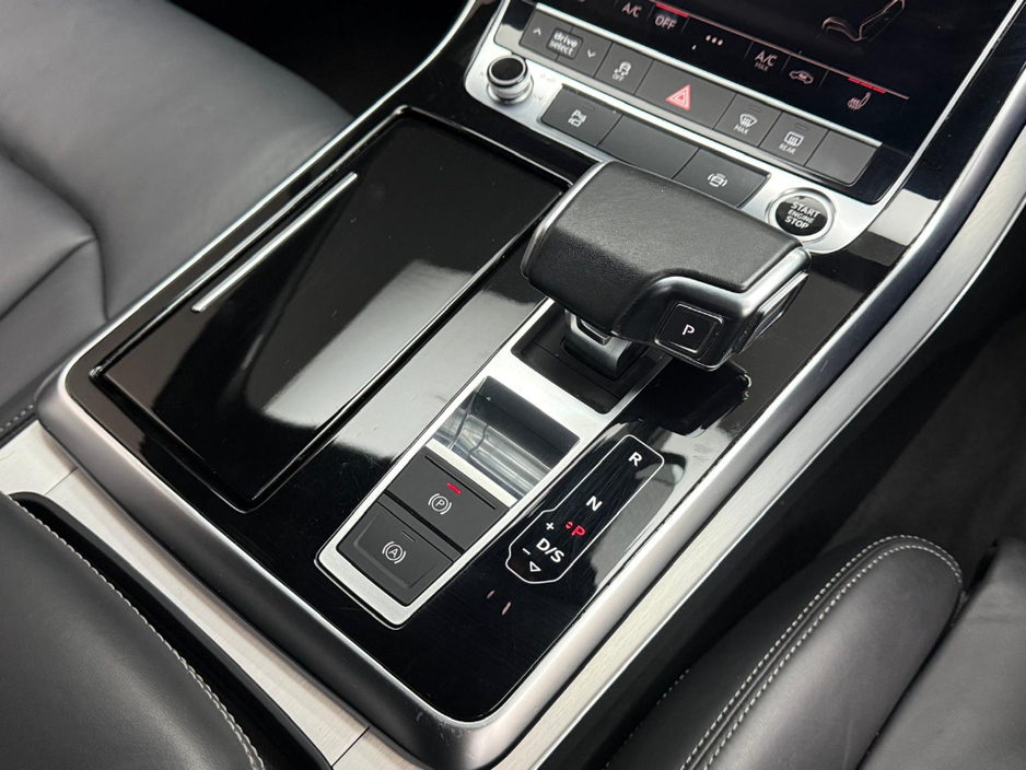 2022 Audi Q7 S LINE 55 TFSI E QUATTRO €64,990