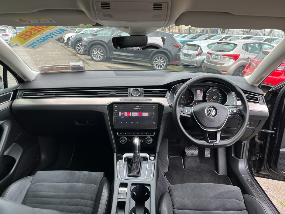 2019 Volkswagen Passat - image 14