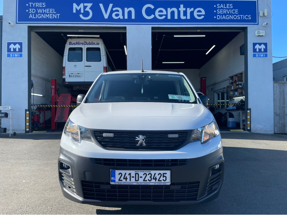 2024 Peugeot Partner - image 5