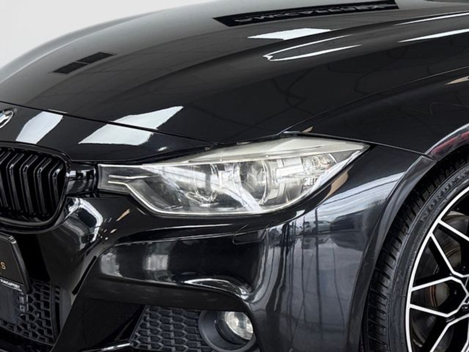 2015 BMW 3 Series - image 9