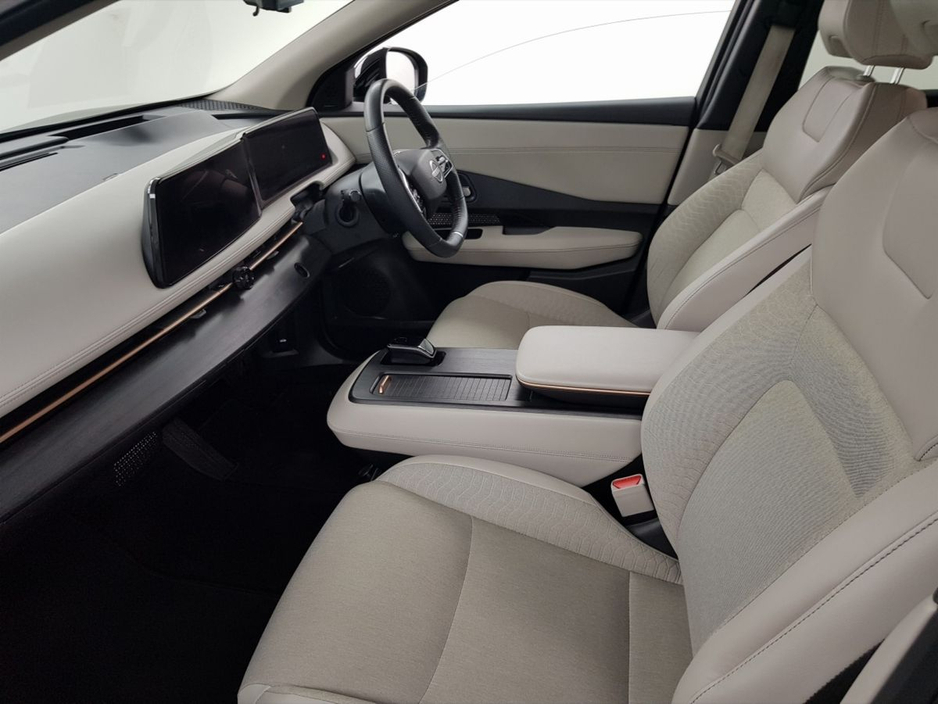 2024 Nissan Ariya - image 4