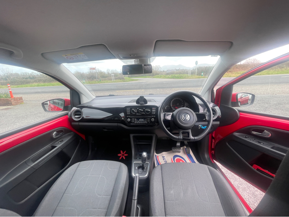 2015 Volkswagen up! - image 12
