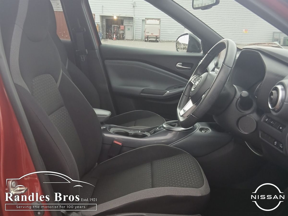 2021 Nissan Juke - image 10