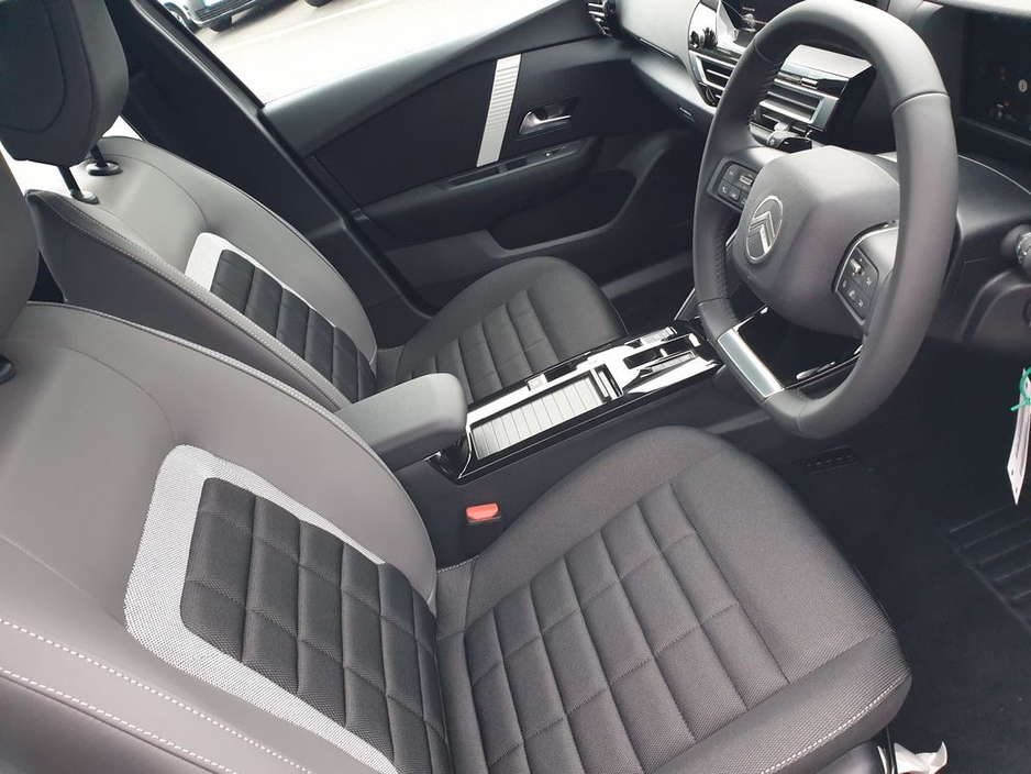 2026 Citroen C4 - image 9