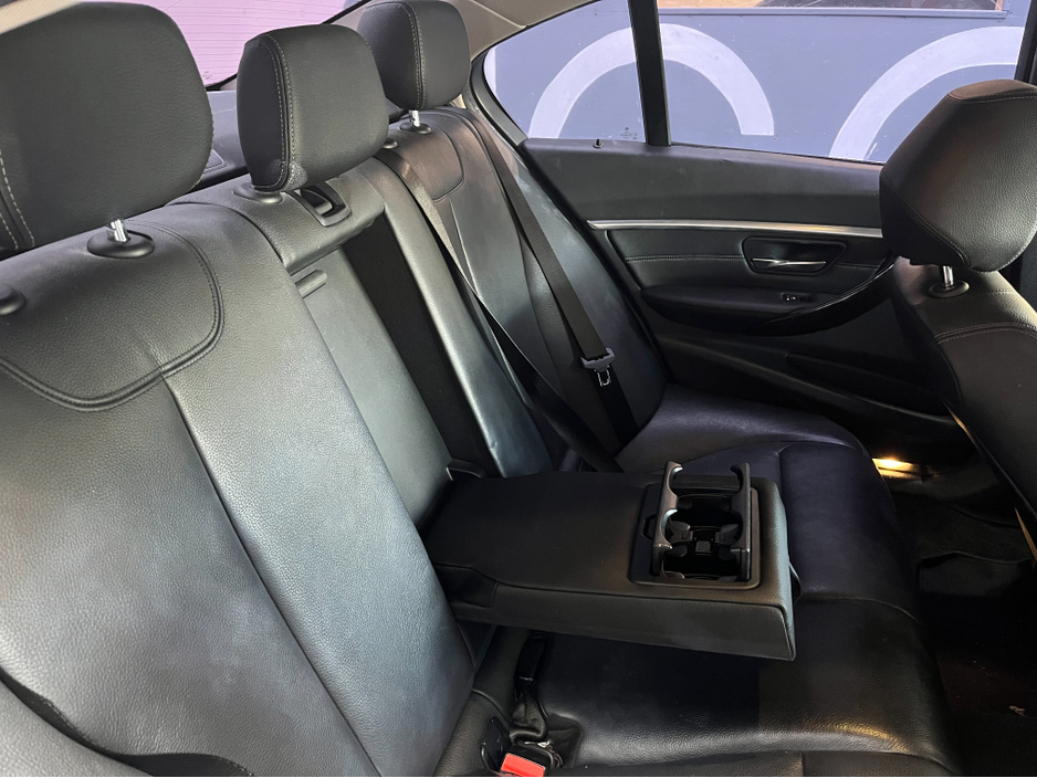 2017 BMW 3 Series 2017 BMW 320D 2.0 AUTOMATIC / CRUISE CONTROL / REVERSE CAMERA / ELECTRIC MEMORY & HEATED SEATS AND MORE