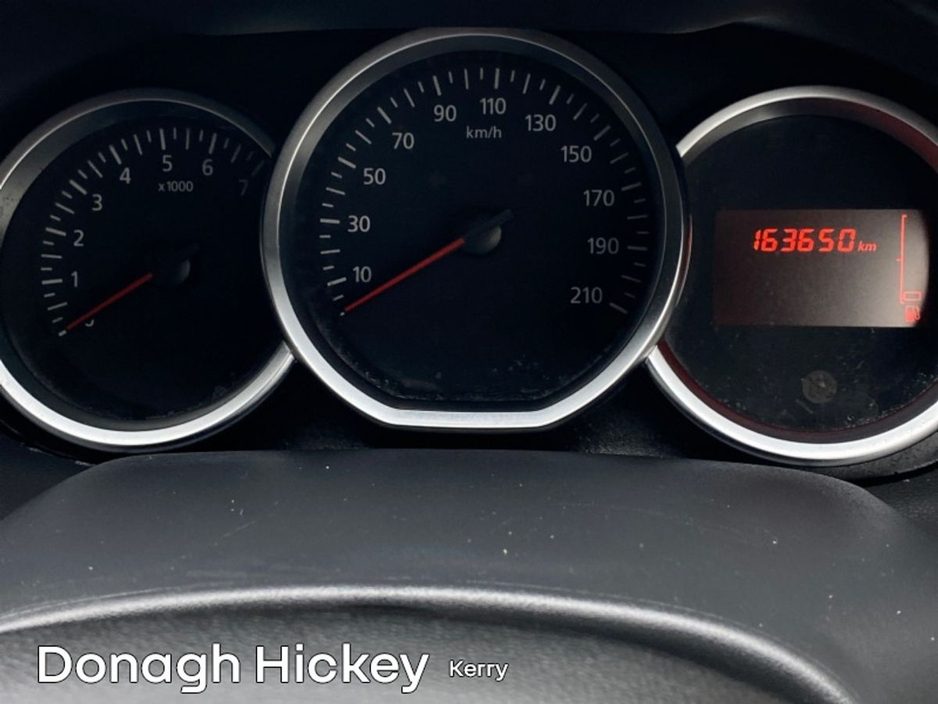 2018 Dacia Duster - image 12