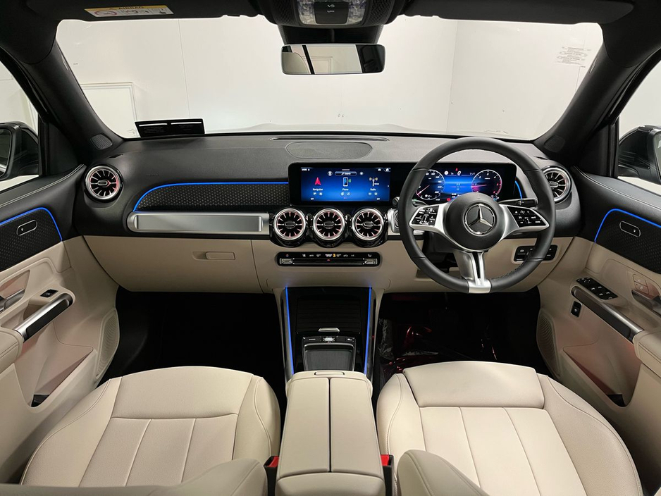 2025 Mercedes-Benz GLB - image 10