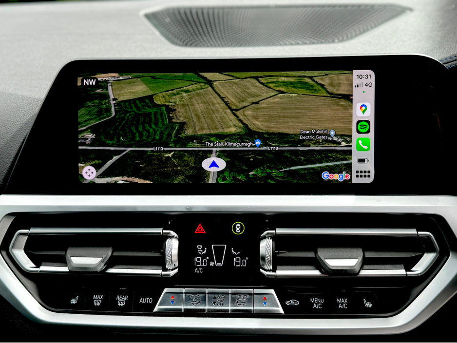 2022 BMW 3 Series - image 37