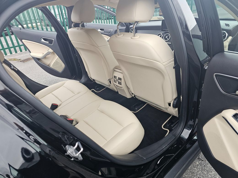 2019 Mercedes-Benz GLA Class - image 14