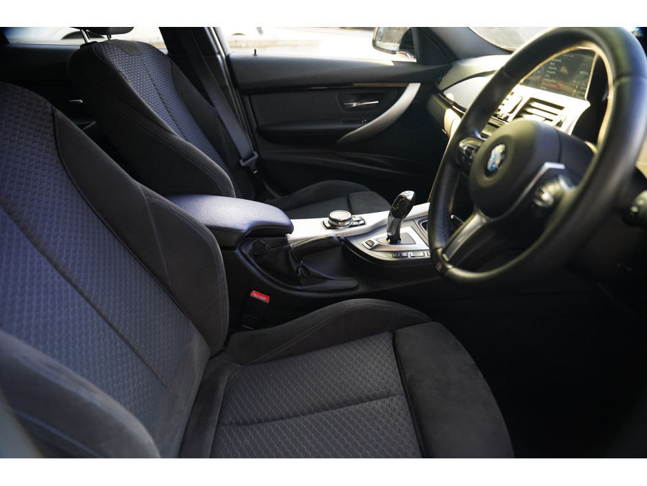 2016 BMW 3 Series - image 10