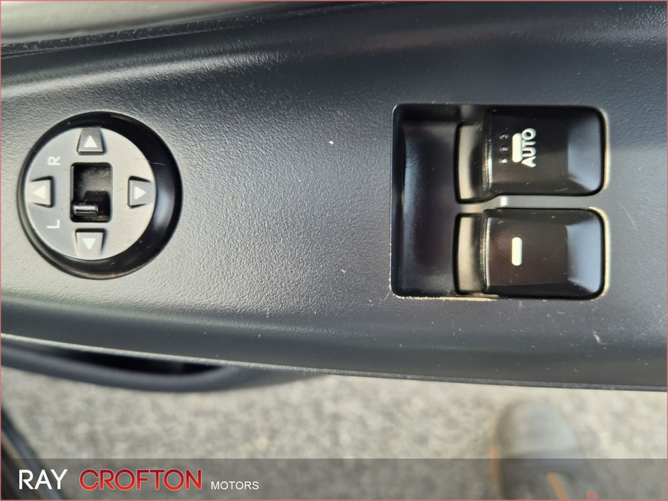 2013 Kia Rio - image 16