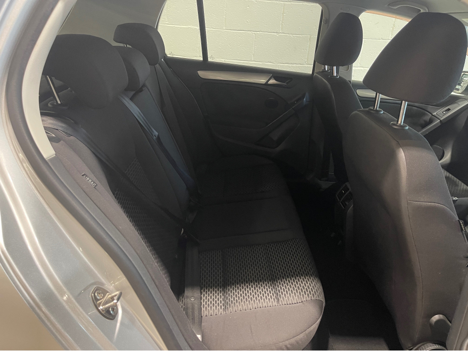 2013 Volkswagen Golf - image 15