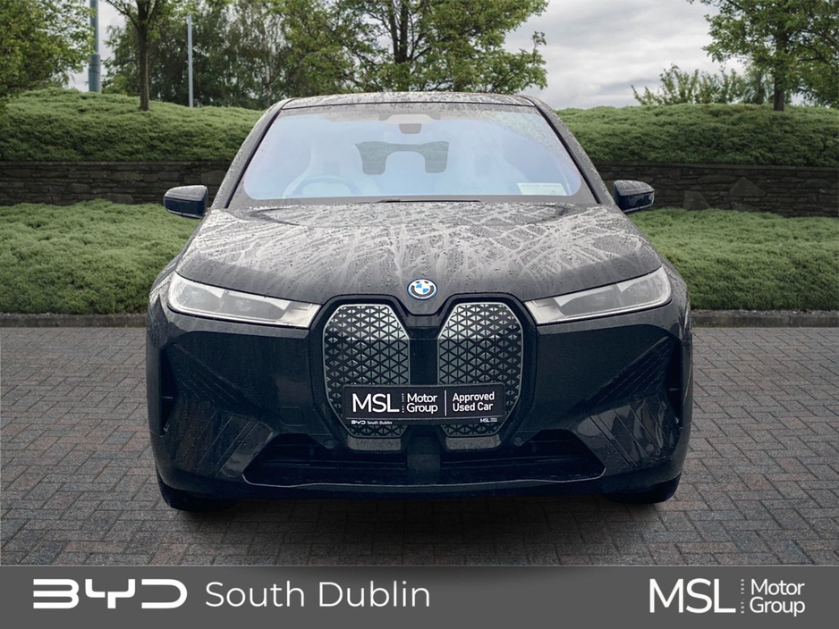 2022 BMW iX - image 8