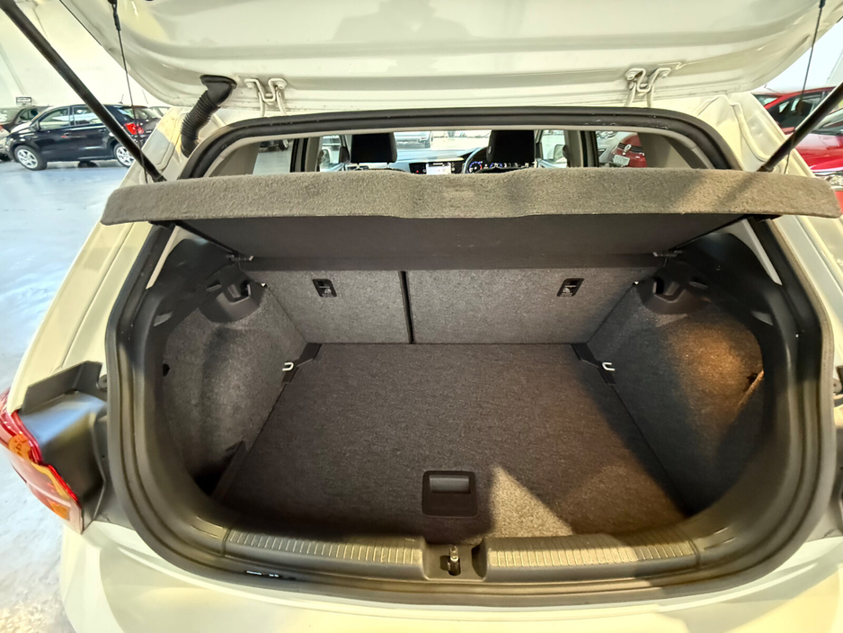 2019 Volkswagen Polo - image 25