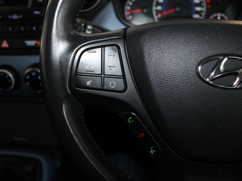 2015 Hyundai i10 - image 20