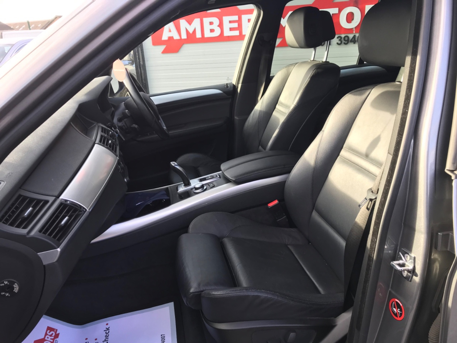 2009 BMW X5 - image 24