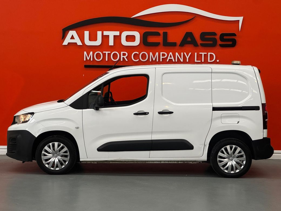 2020 Peugeot Partner - image 5