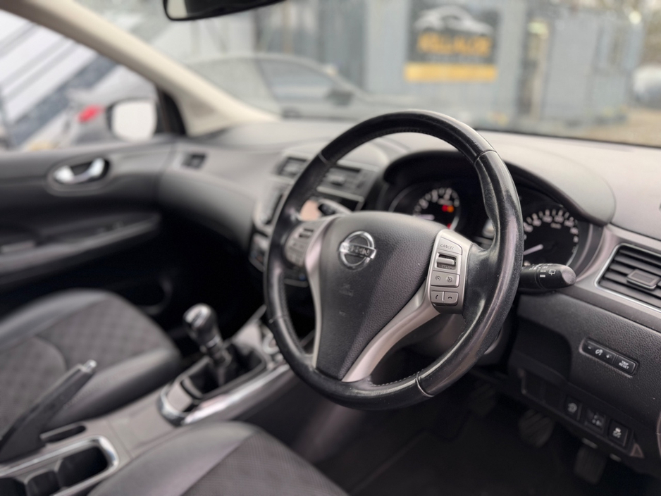 2018 Nissan Pulsar - image 9