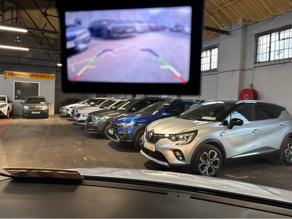 2024 Citroen Berlingo 1.5 dsl Lwb Only 17000 kms THIS PRICE IS VAT EXCLUSIVE Finance Available own this van from €90 per week €17,072