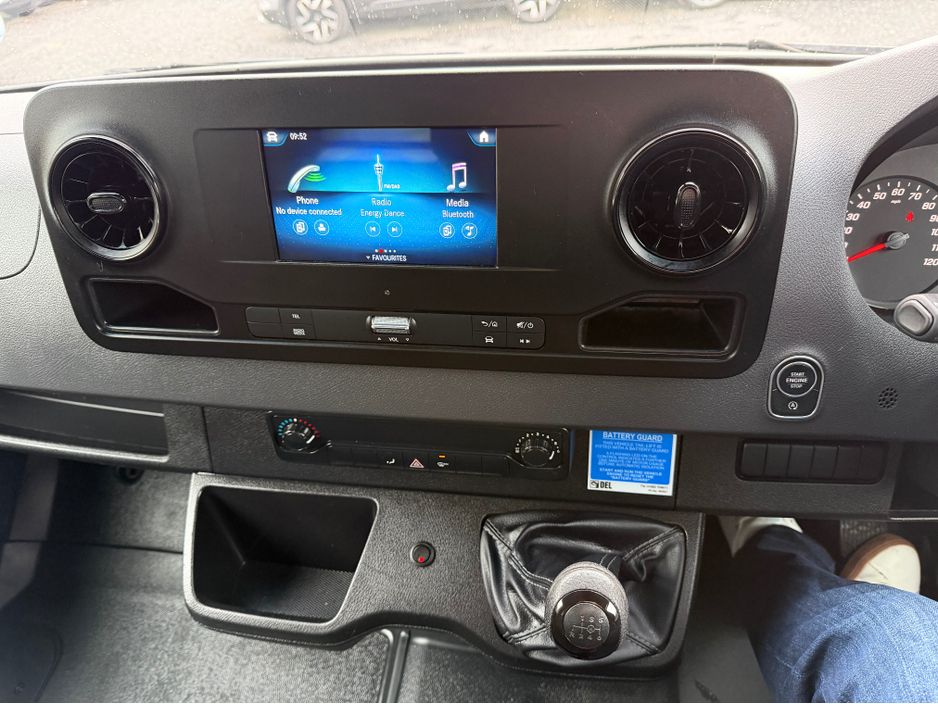 2024 Mercedes-Benz Sprinter - image 13