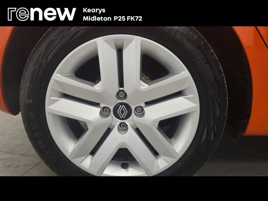 2025 Renault Clio - image 9