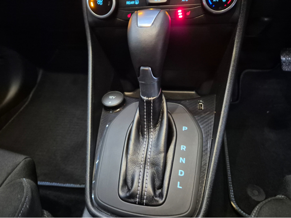 2022 Ford Fiesta - image 8