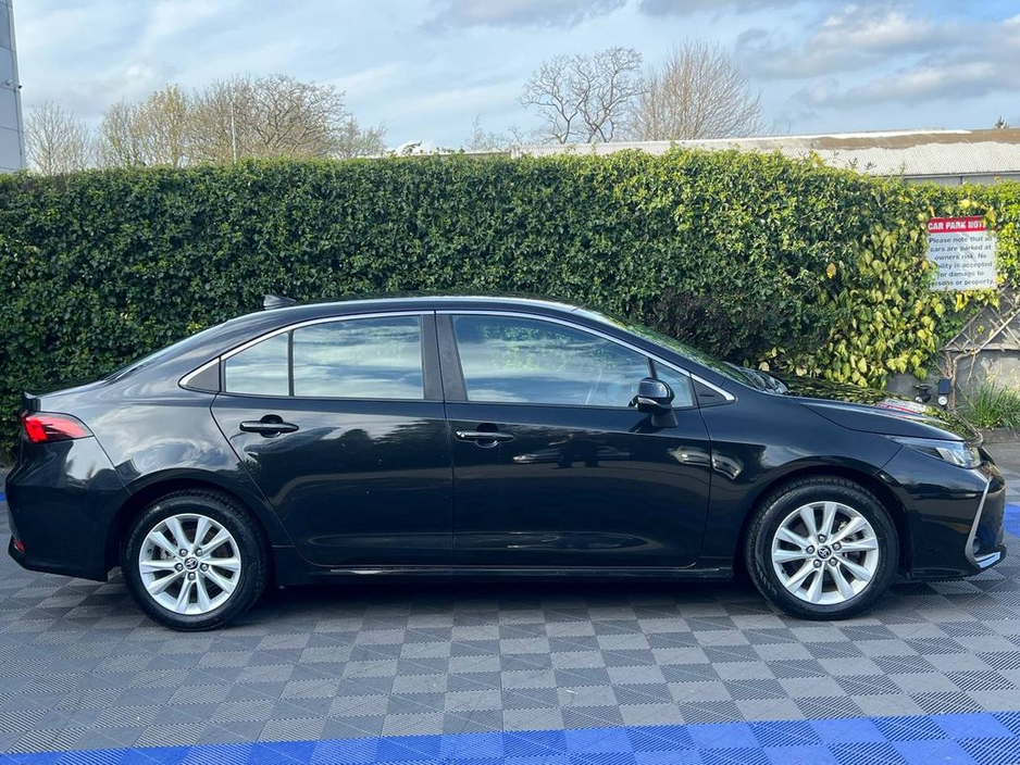 2023 Toyota Corolla - image 2