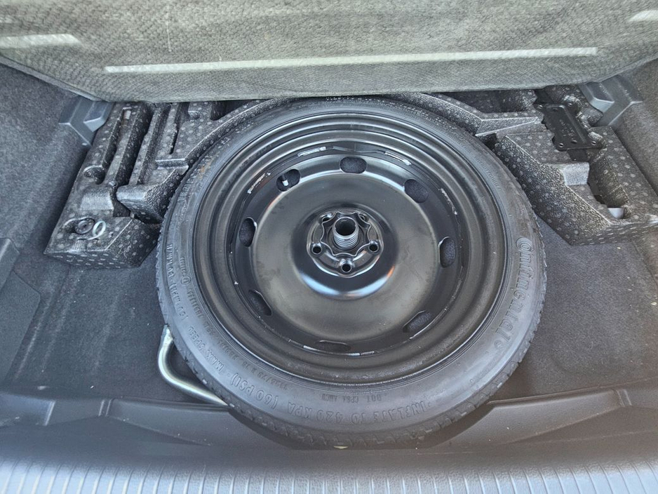 2016 Volkswagen Golf - image 29