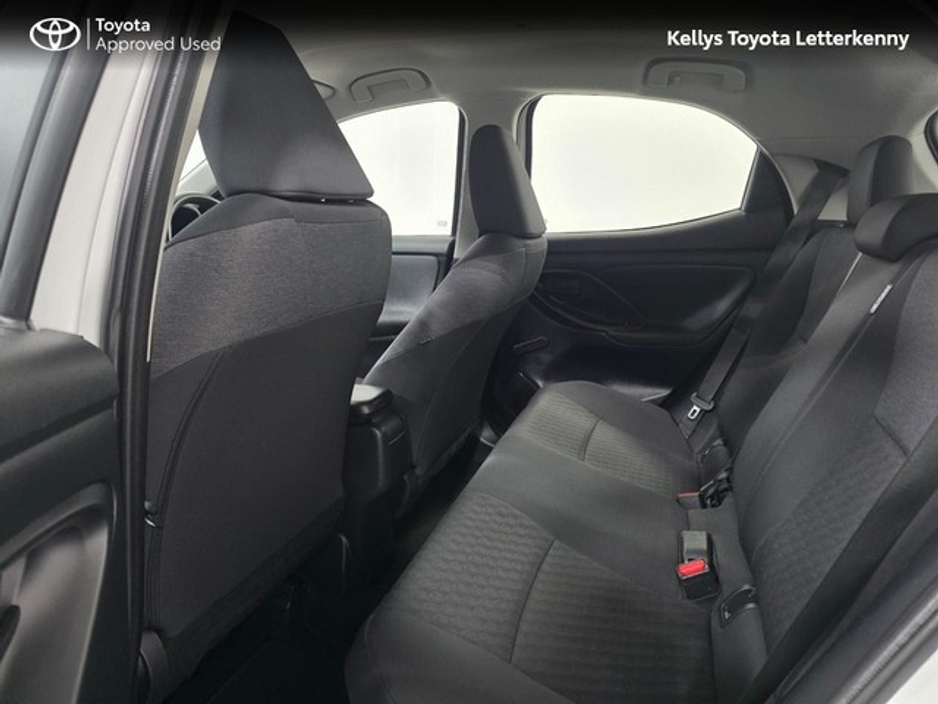 2022 Toyota Yaris YARIS HYBRID LUNA #65 €20,995