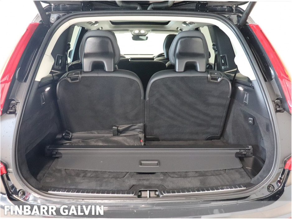 2022 Volvo XC90 - image 15