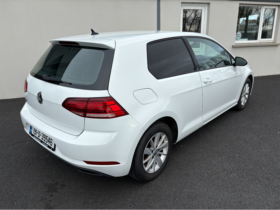 2019 Volkswagen Golf - image 4