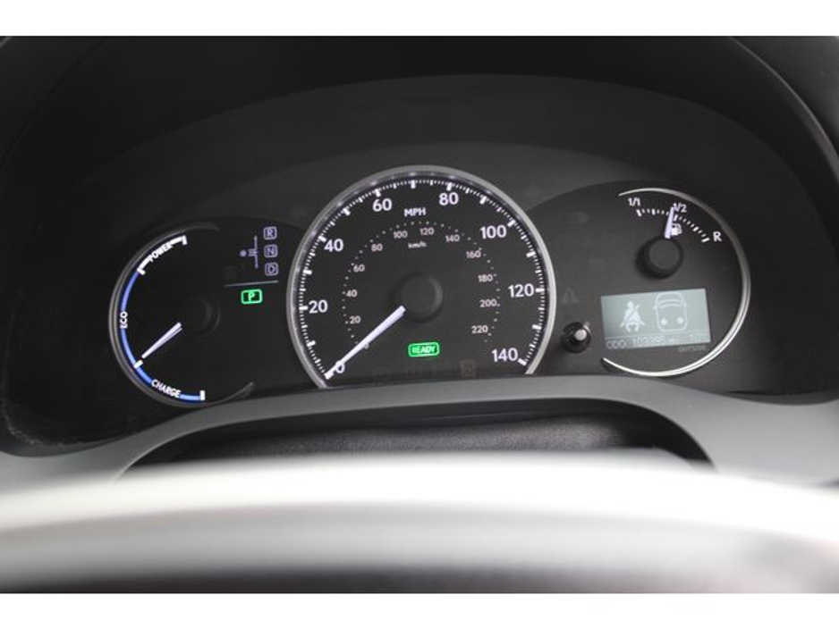 2013 Lexus CT 200 h - image 16