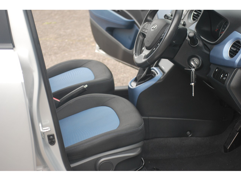 2018 Hyundai i10 - image 12