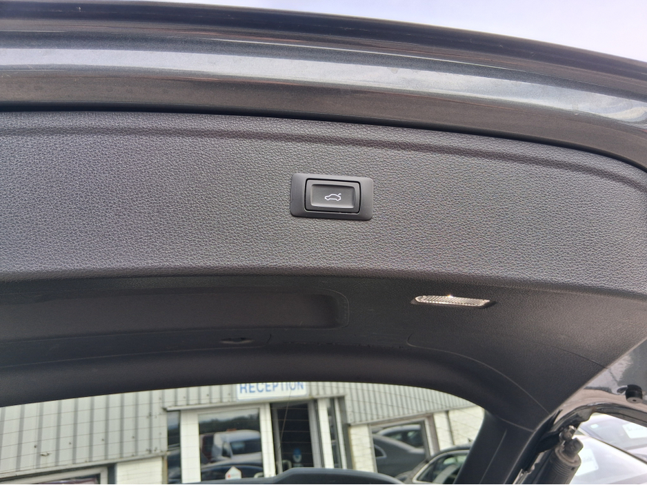 2017 Audi Q5 - image 10