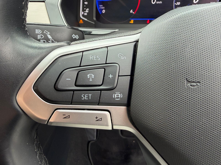 2021 Volkswagen Passat - image 17