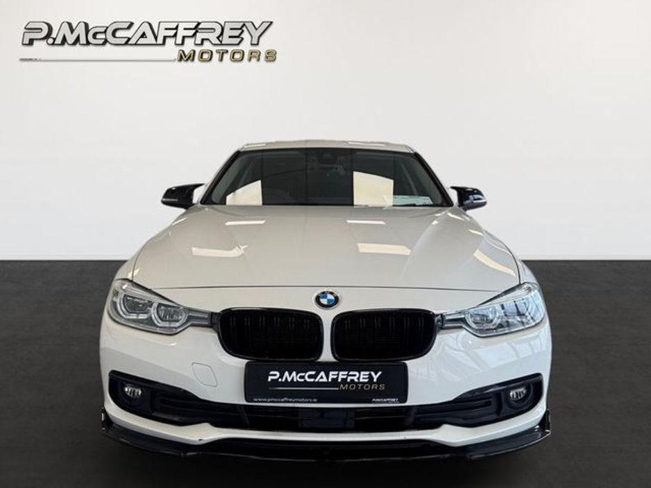 2015 BMW 3 Series - image 2