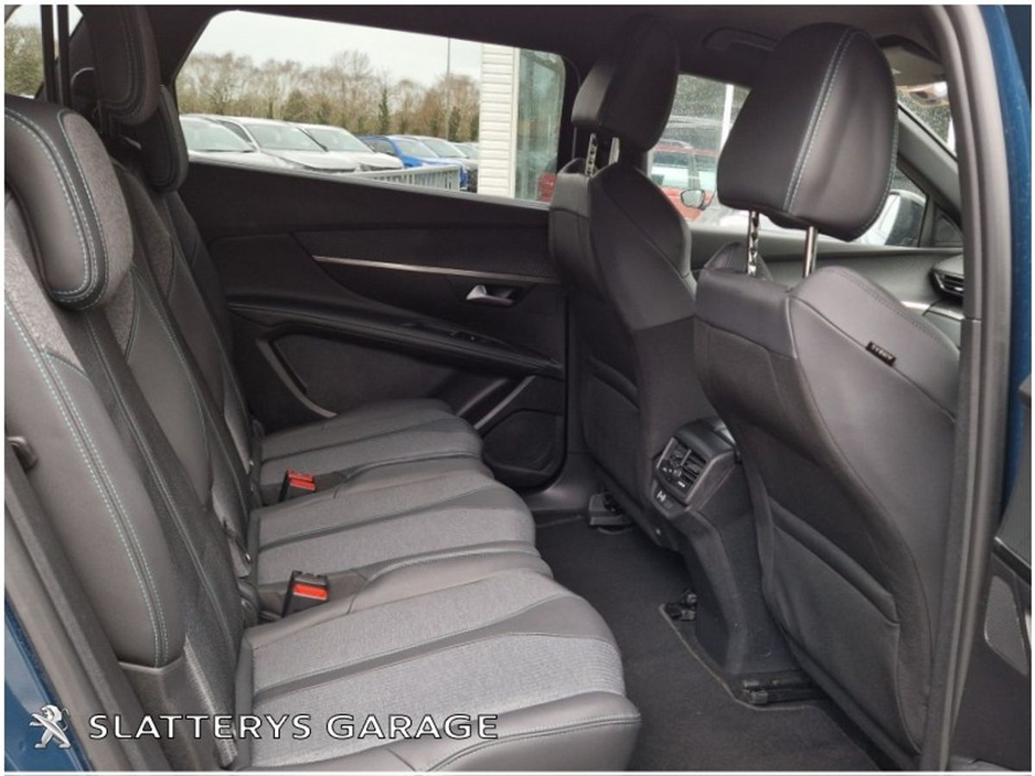 2024 Peugeot 5008 - image 14