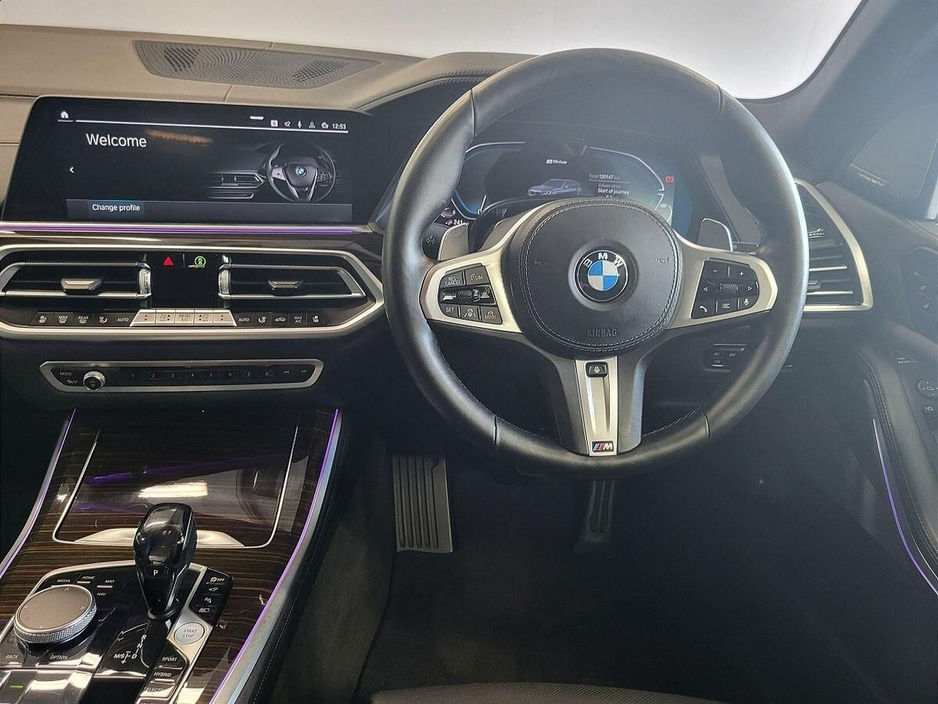 2021 BMW X5 - image 5