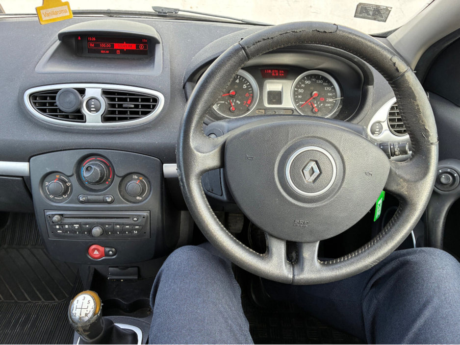 2010 Renault Clio 1.2 petrol 5 door €2,950