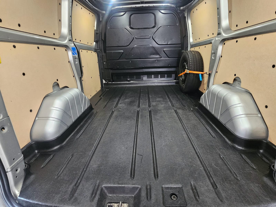 2022 Ford Transit Custom - image 5